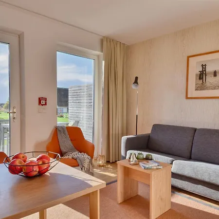 Goldammer 03 Im Wreecher Idyll Ruegen By Ruyastay Putbus